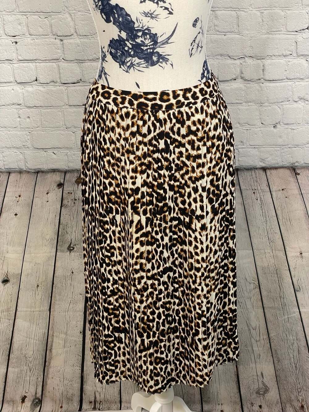 Express Leopard Print Accordion Pleated Midi Skirt Size 4
